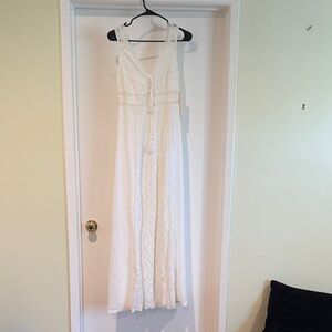 Chic Ivory Lace Maxi Dress